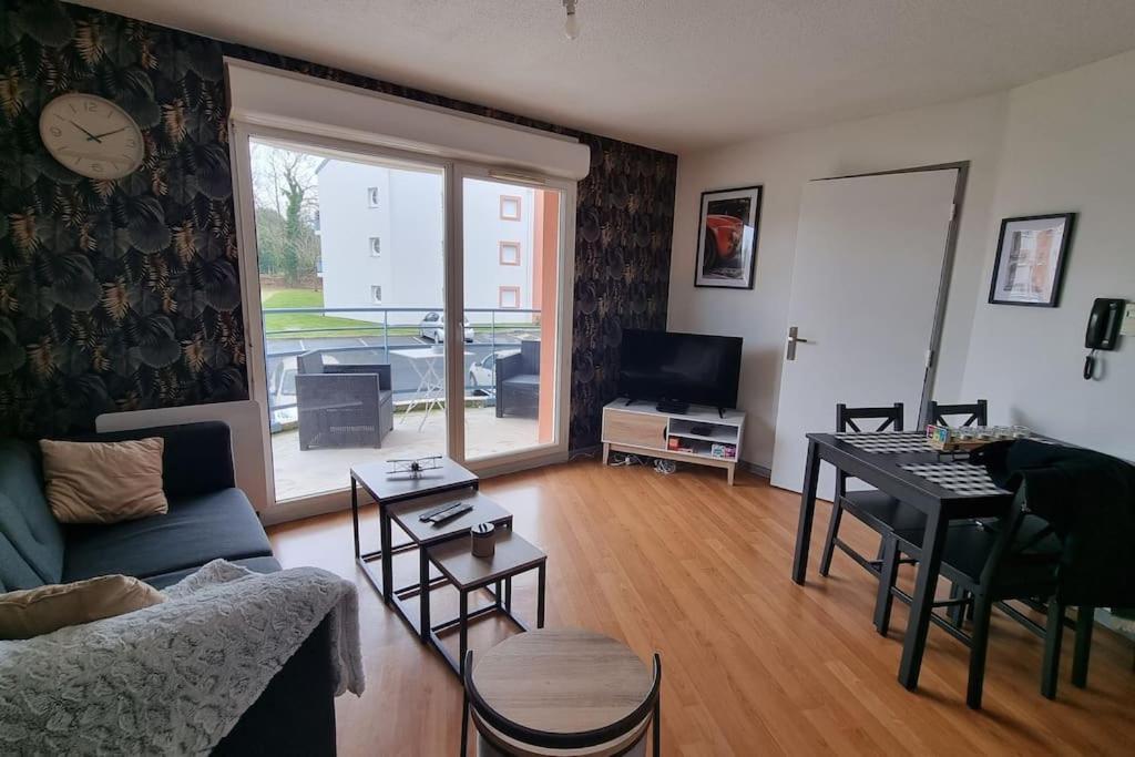 Appartement Avec Parking Prive Ploumagoar